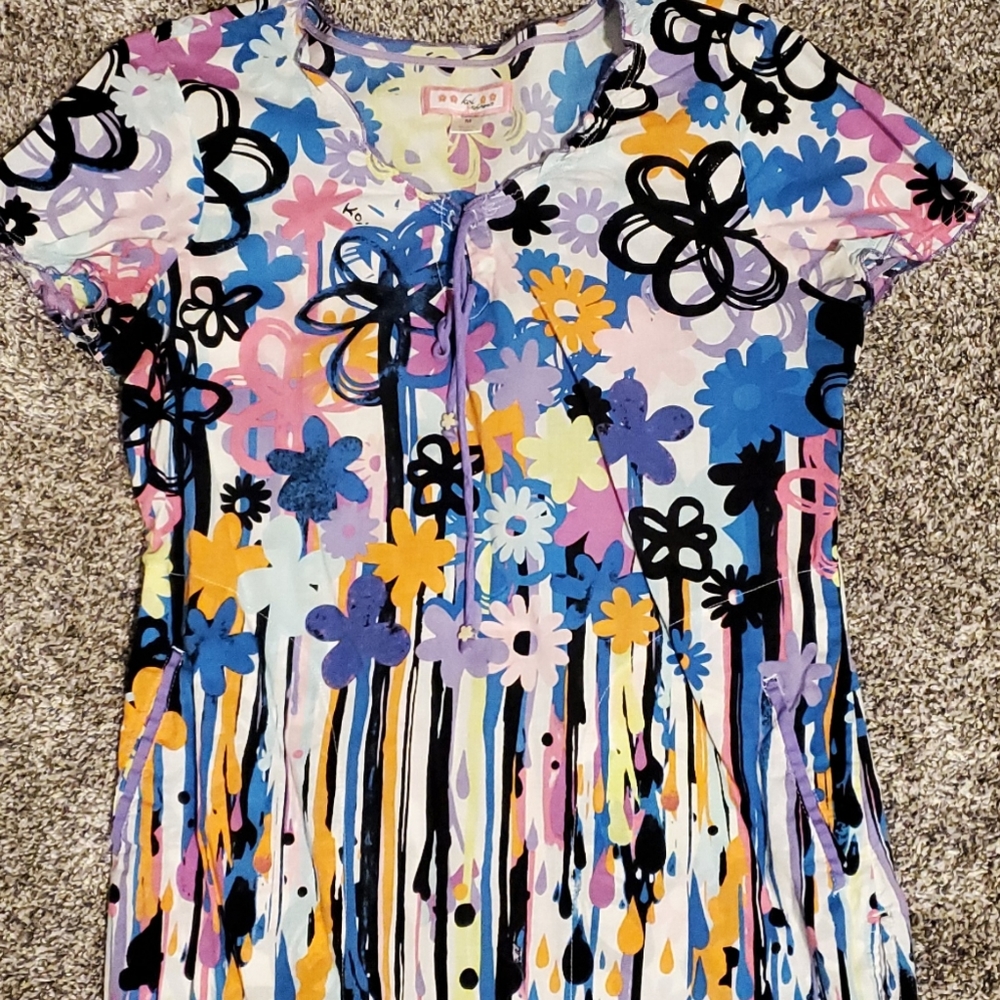 Womens Medium Koi scrub top